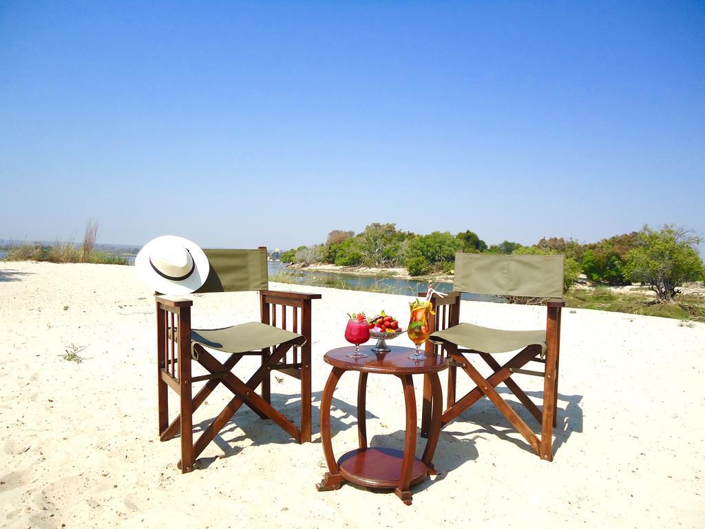 The River Club Livingstone Bagian luar foto